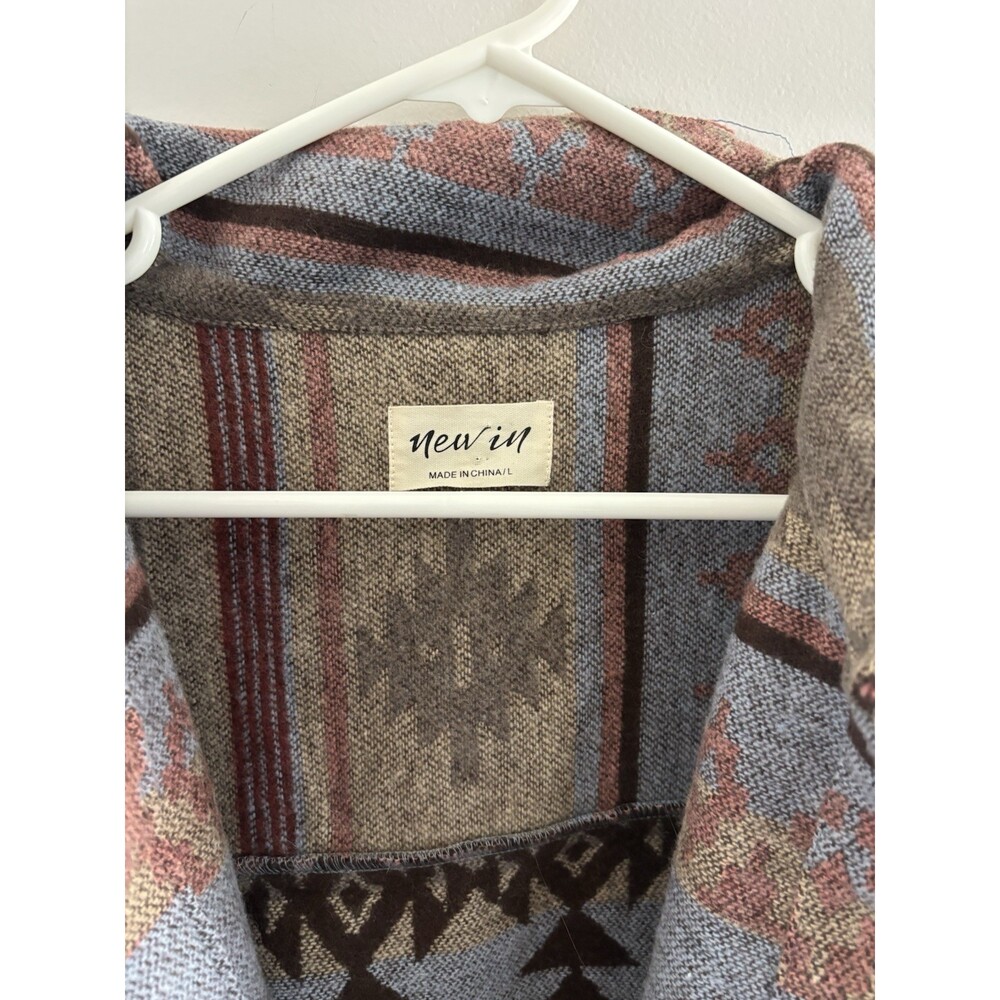 NWOT Women’s New In Jacket Aztec Print Size Large - Picture 2 of 5